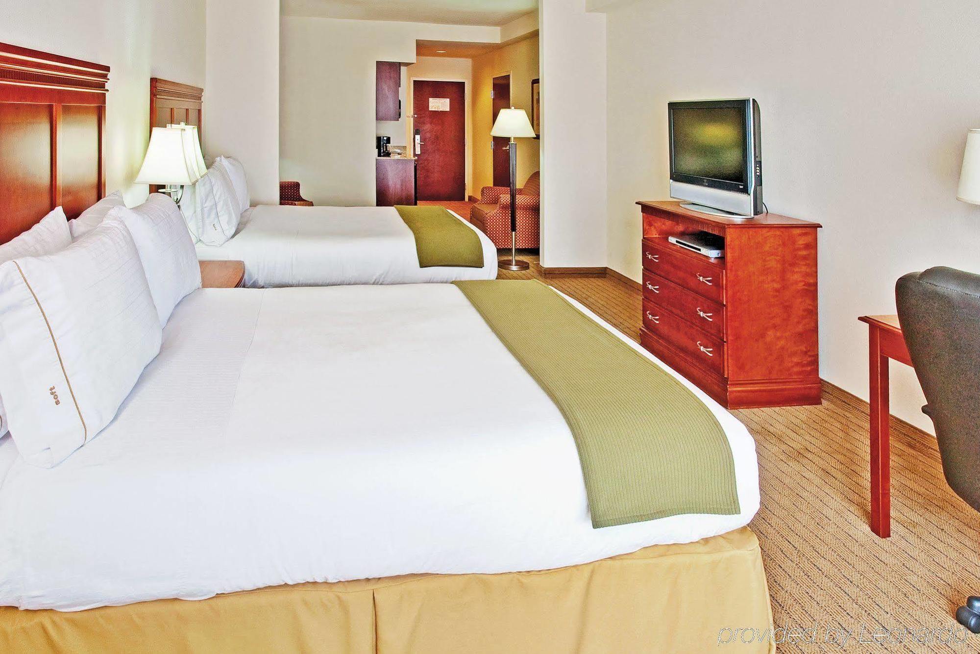 Holiday Inn Express & Suites Dyersburg By Ihg Pokoj fotografie